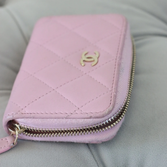 CHANEL Matelasse Wallet – Soft Pink Lambskin